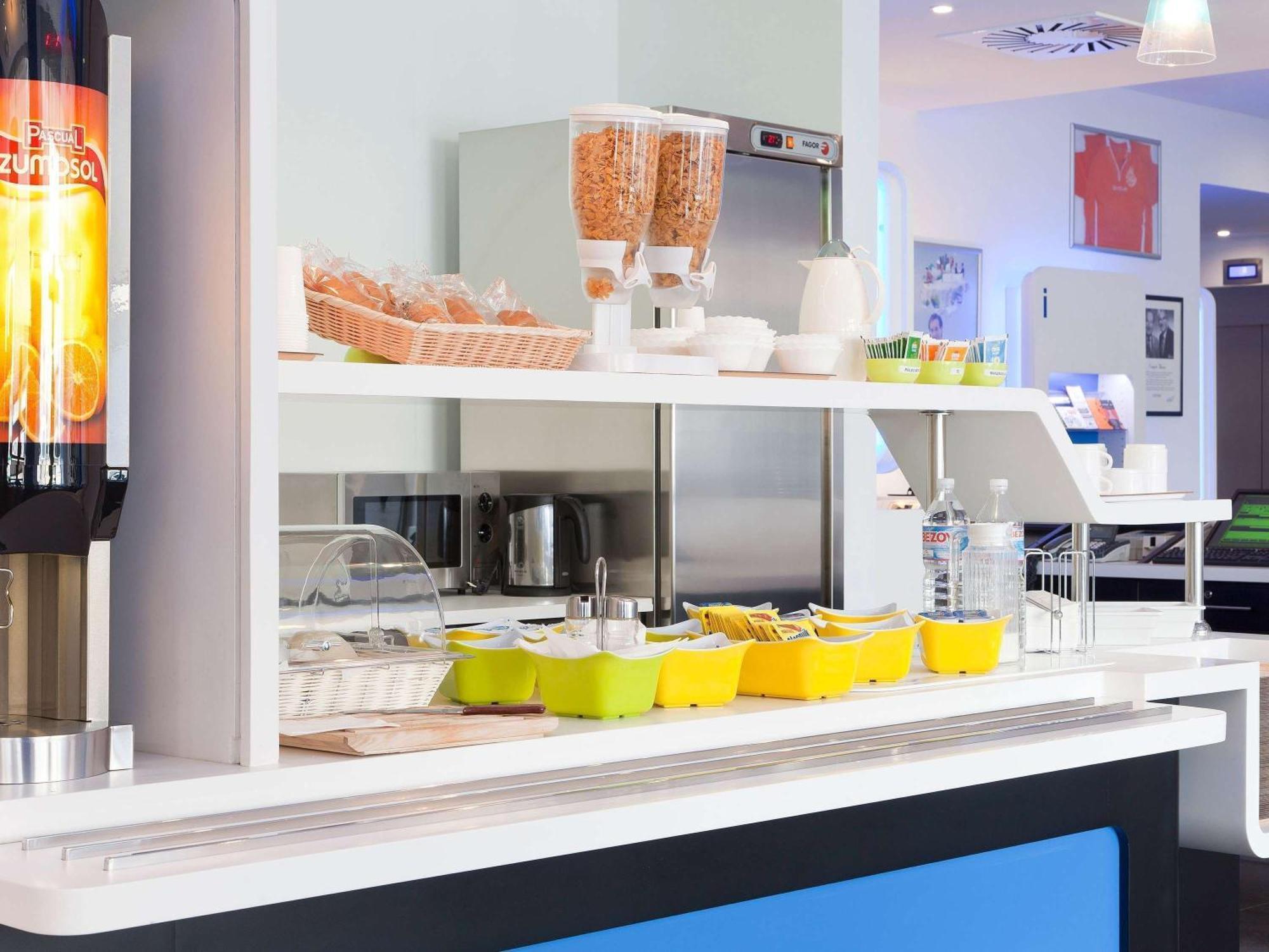 ibis budget Nantes Ouest Couëron Buitenkant foto